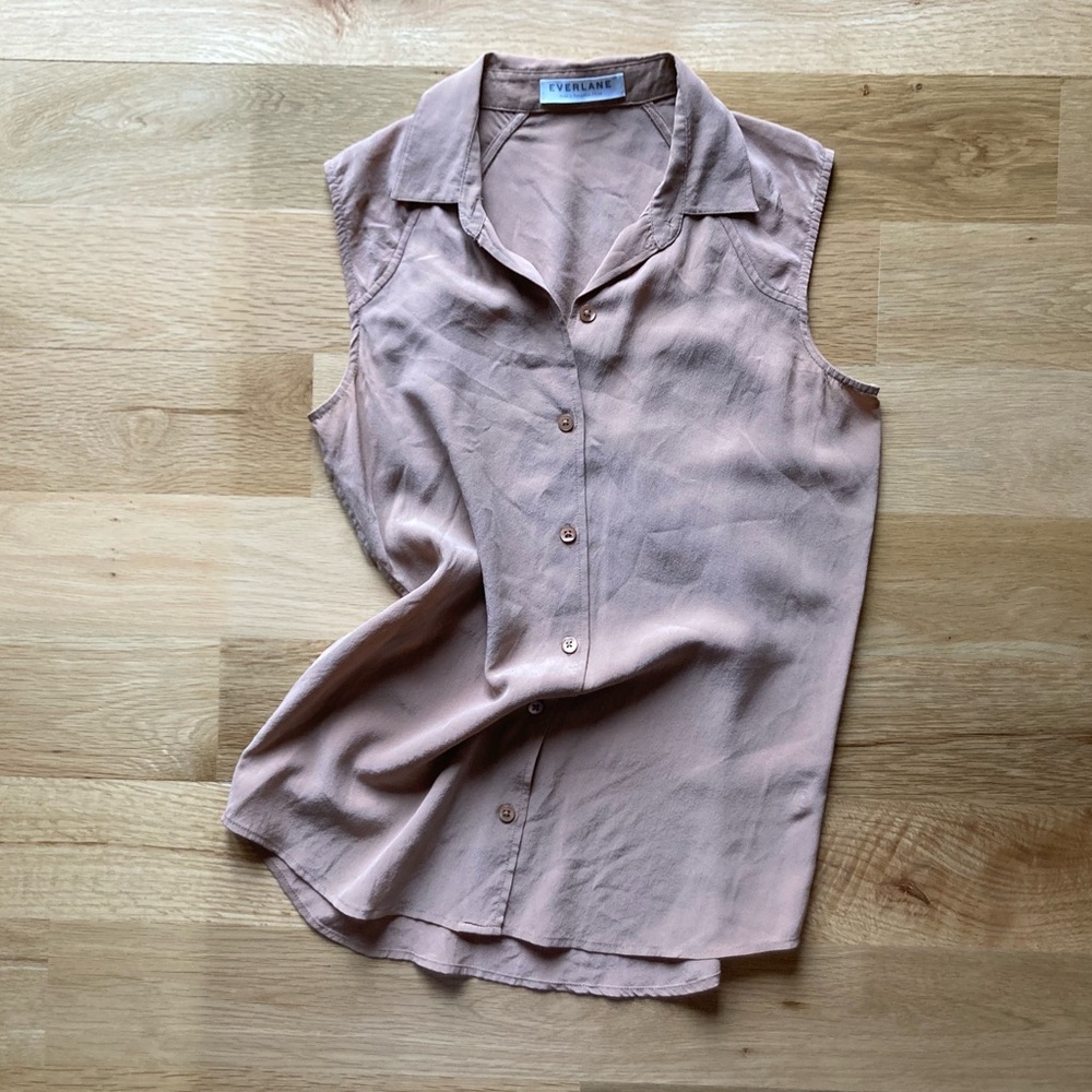 Everlane Silk Sleeveless Button Down Top XS EUC Warm Tan